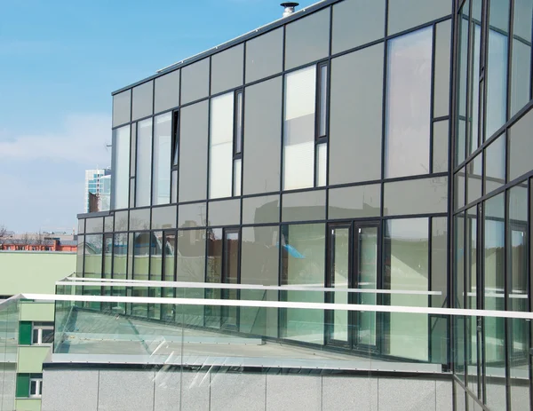 Photo of a new modern residential building with balconies. — Stock Photo, Image