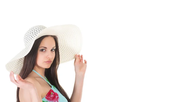 Mulher em vestido de verão com chapéu — Fotografia de Stock