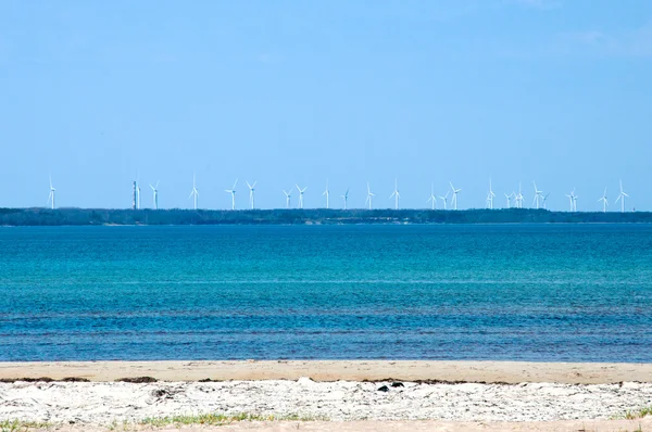 Homokos strand, a tenger és a szél rurbines ther oldalán — Stock Fotó