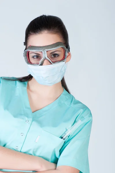 Infirmière ou médecin dans des lunettes pilotes avec masque — Photo