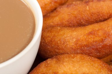 Kahve Kupası ve petrol donuts ahşap plaka.