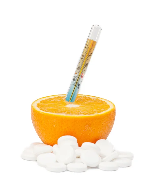 Orange with a thermometer. The concept of disease. — Stock Photo, Image