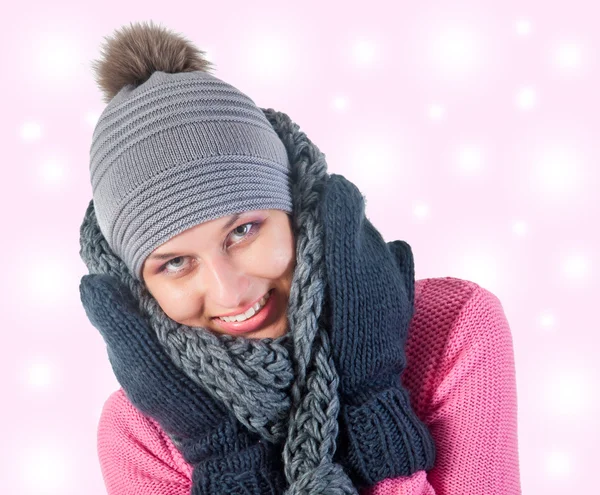 Schöne Frau in warmer Kleidung Nahaufnahme Porträt — Stockfoto