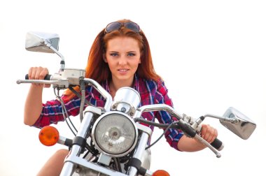 güzel, seksi, genç kadının bir motosiklet