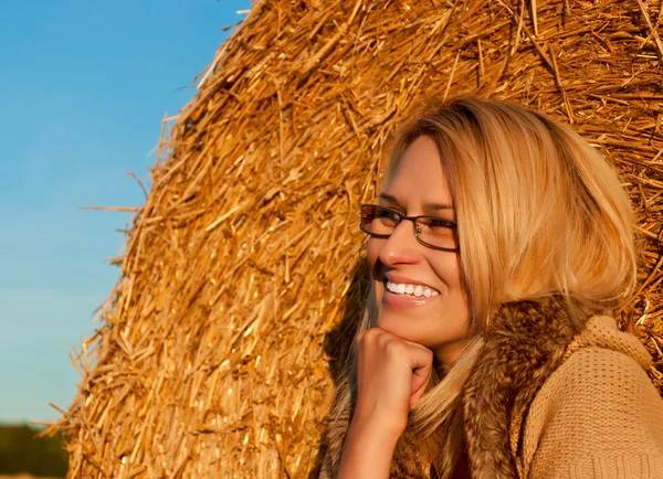 Beautiful young woman face. — Stock Photo, Image