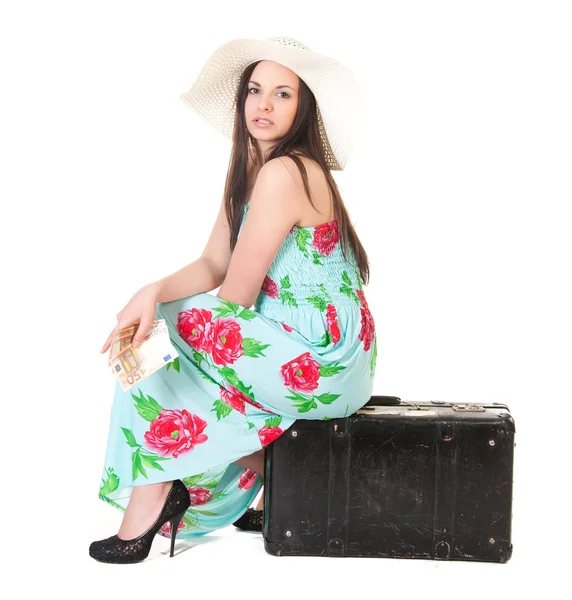 Hermosa mujer en vestido de verano con sombrero — Foto de Stock