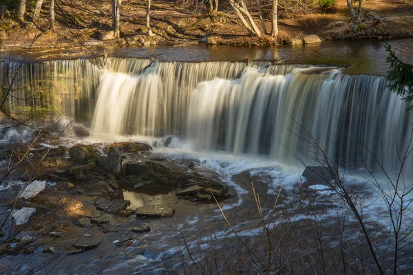 Cascade à Keila, Estonie. au printemps — Photo