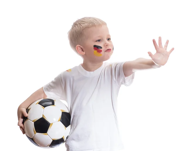 Lindo chico con pelota de fútbol y bandera de Alemania —  Fotos de Stock