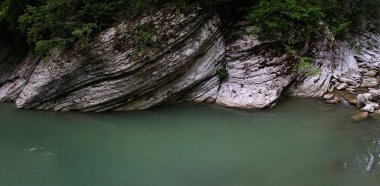Soçi 'deki kanyonun güzel manzarası, Krasnodar Krai, Rusya. Karadeniz yakınlarındaki Soçi Milli Parkı 'nın doğası..