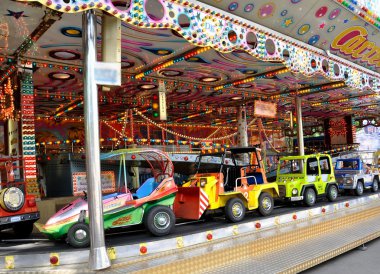 çocukların atlıkarınca makineleri