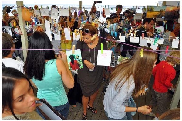 bir fotoğraf sergisi