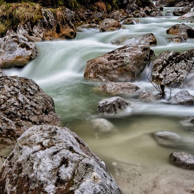 Akıntı. Ramsauer Ache, Bertechsgaden. Yüksek kalite fotoğraf