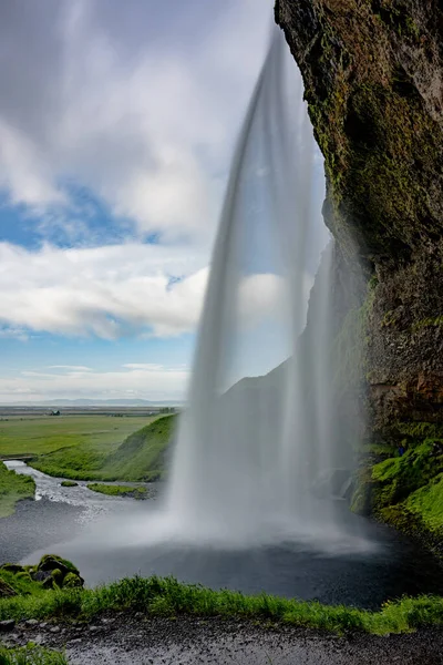 Vodopádem Seljalandfoss Krásný Vulkanický Ostrov Oceánu Island Kvalitní Fotografie — Stock fotografie