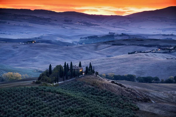 Pitoreske Regio Toscane Bloedige Hemel Bij Zonsopgang Italië Hoge Kwaliteit — Stockfoto