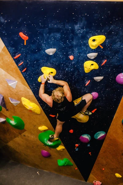 Ukraina Kiev 2022 Tävlingar Klättring Bouldering Klättrar Gym Space Högkvalitativt — Stockfoto