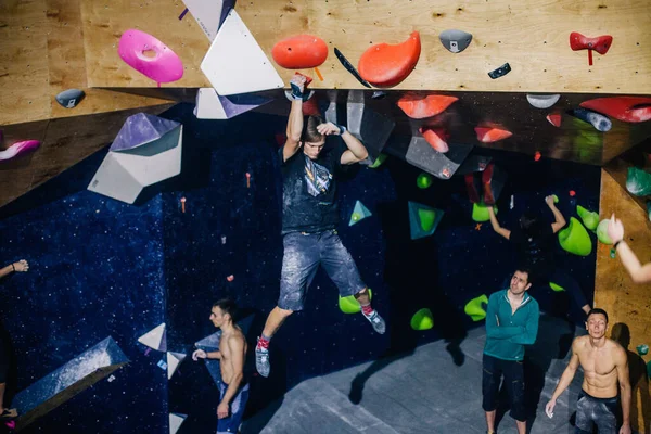 Ucraina Kiev 2022 Gare Arrampicata Bouldering Palestra Arrampicata Space Foto — Foto Stock