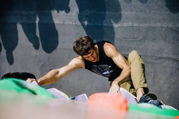 Ukraina Kiev 2022 Tävlingar Klättring Bouldering Klättrar Gym Space Högkvalitativt — Stockfoto