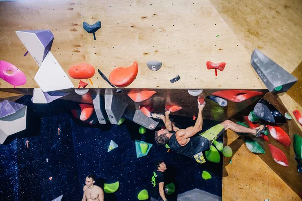 Ukraina Kiev 2022 Tävlingar Klättring Bouldering Klättrar Gym Space Högkvalitativt — Stockfoto