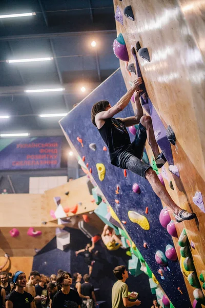 Ucraina Kiev 2022 Gare Arrampicata Bouldering Palestra Arrampicata Space Foto — Foto Stock