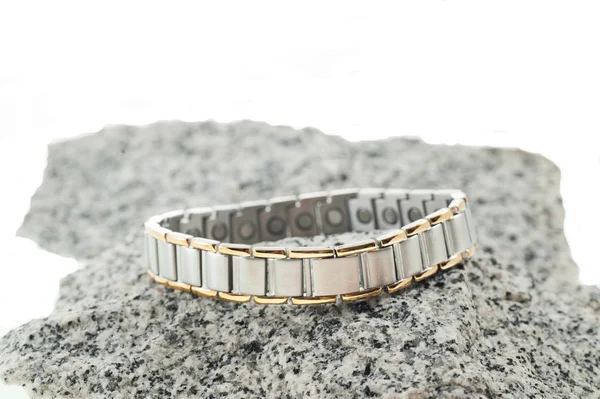 Gold bracelet — Stock Photo, Image
