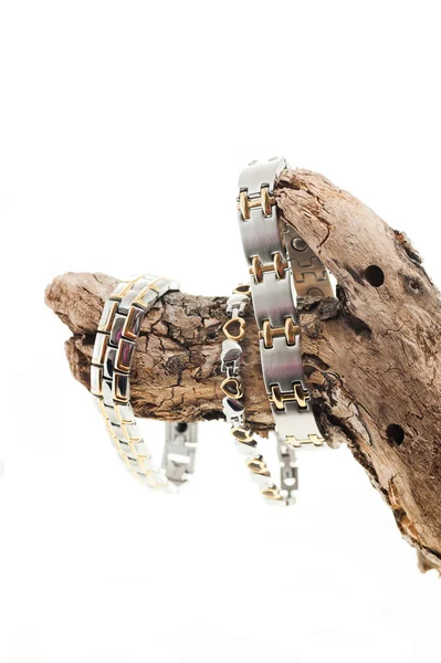 Manyetik bilezik ve ahşap