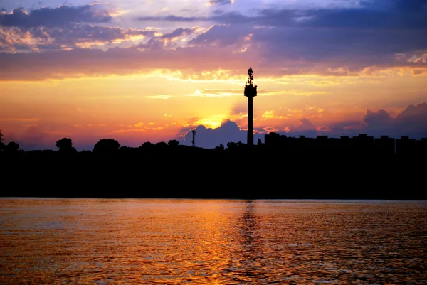 gün batımı, şehir ve Tuna