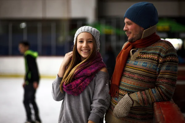 Winter sport, father and daughter — Stock Photo, Image