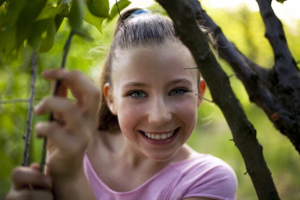 Young girl in Nature — Stock Photo, Image