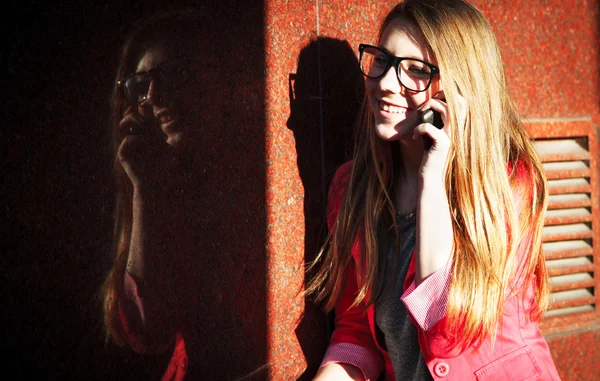 Teenage girl on the street — Stock Photo, Image