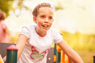 genç kızı, Bahçesi