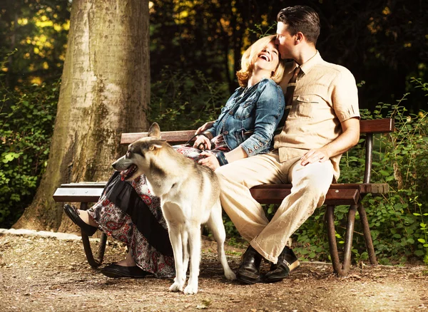 Caucasian family with Siberian Husky — Stock Photo, Image