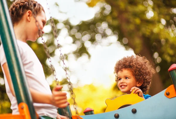 Afro American boy and Caucasian girl — Stock Photo, Image