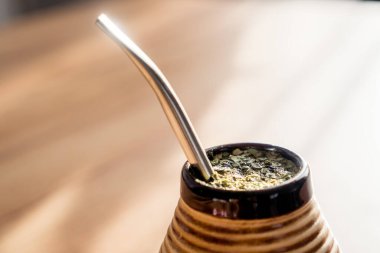 Sağlıklı aşılanmış yerba mat içeceği, enerji arttırıcı içecek.