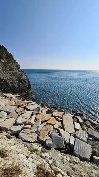 Savona Talya Şubat 2022 Mavi Denizin Panoraması Suyun Üzerindeki Işık — Stok fotoğraf