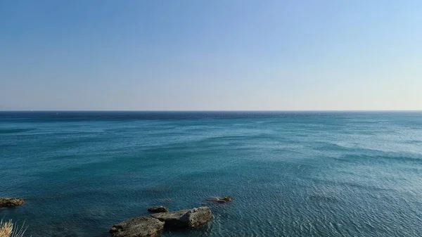 Savona Itália Fevereiro 2022 Panorama Mar Azul Luz Acima Água — Fotografia de Stock