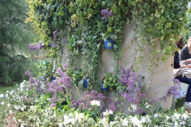 Cenova, Itay - 03 Mayıs 2022: Euroflora bir çiçek sergisi ve süs bitkisi Cenova 'nın Nervi parklarında yer alan başlıca çiçek sergilerinden biri..