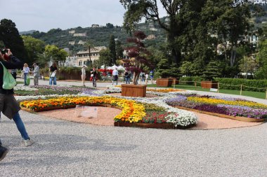Cenova, Itay - 03 Mayıs 2022: Euroflora bir çiçek sergisi ve süs bitkisi Cenova 'nın Nervi parklarında yer alan başlıca çiçek sergilerinden biri..