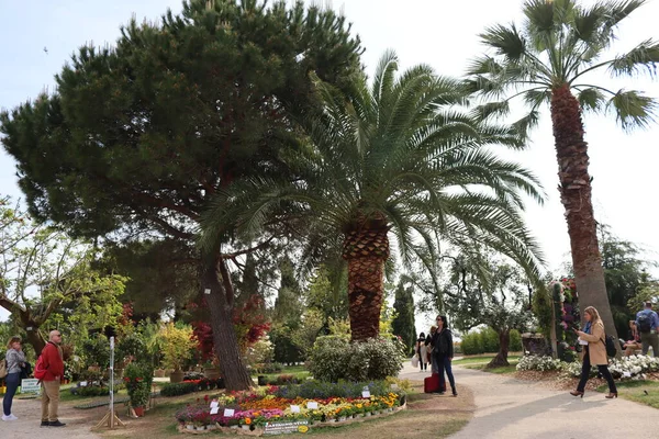 Cenova, Itay - 03 Mayıs 2022: Euroflora bir çiçek sergisi ve süs bitkisi Cenova 'nın Nervi parklarında yer alan başlıca çiçek sergilerinden biri..