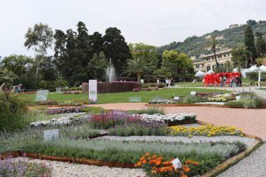 Cenova, Itay - 03 Mayıs 2022: Euroflora bir çiçek sergisi ve süs bitkisi Cenova 'nın Nervi parklarında yer alan başlıca çiçek sergilerinden biri..