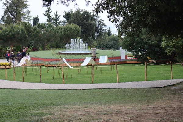 Cenova, Itay - 03 Mayıs 2022: Euroflora bir çiçek sergisi ve süs bitkisi Cenova 'nın Nervi parklarında yer alan başlıca çiçek sergilerinden biri..