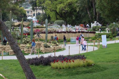 Cenova, Itay - 03 Mayıs 2022: Euroflora bir çiçek sergisi ve süs bitkisi Cenova 'nın Nervi parklarında yer alan başlıca çiçek sergilerinden biri..