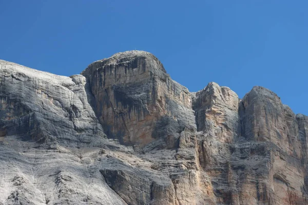 Валь Бадия Италия Июля 2022 Итальянские Доломиты Позади Небольшой Деревни — стоковое фото