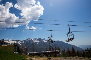 güzel Kafkas Dağları, sochi, Rusya Federasyonu. Krasnaya polyana Kayak Merkezi