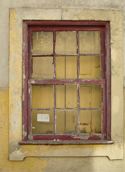 Oude venster — Stockfoto