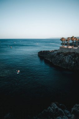 Puglia 'daki Castro marinasında harika bir manzara.