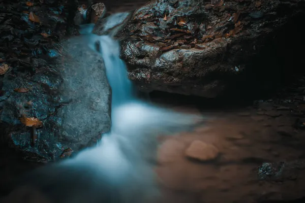 在布雷西亚附近的莫蒂罗罗罗湖上的美景 — 图库照片