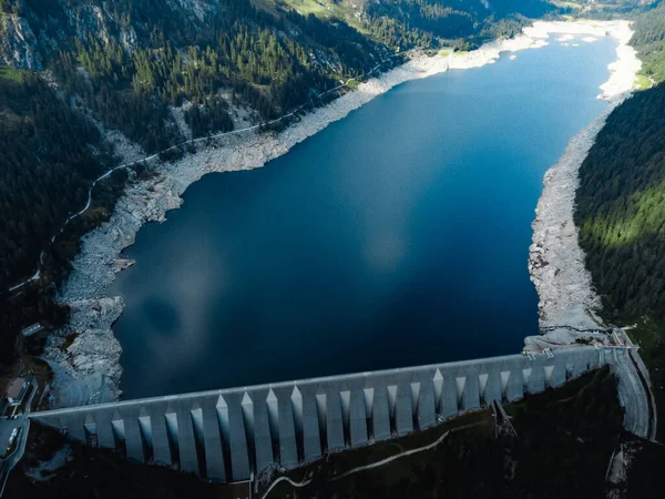Di Fumo ve Daone Gölü 'nün muhteşem manzarası