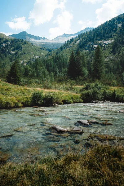 Di Fumo ve Daone Gölü 'nün muhteşem manzarası