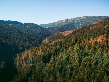 İtalyan dağlarında harika bir manzara.
