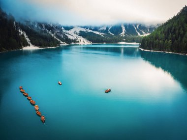 a fantastic view on the braies lake